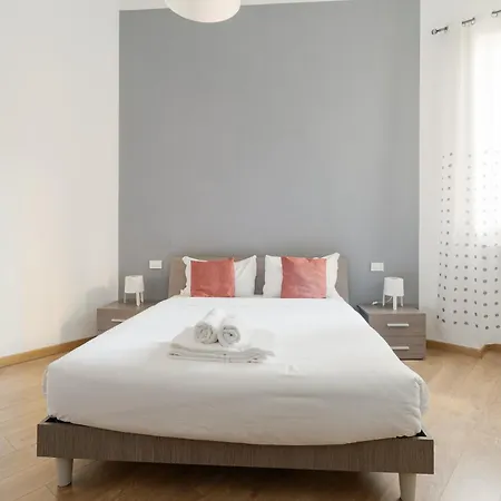 Guesthost - Modern & Cozy In X4 * Milán